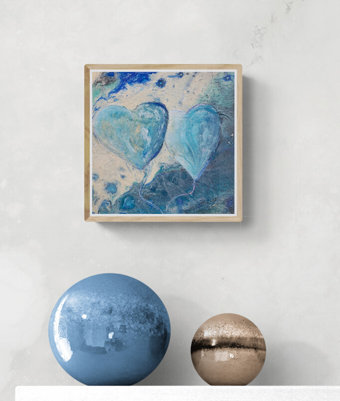 Ein Hauch von Herz - 20 x 20 cm - Acryl mit Strukturen auf Leinwand - 2025 - Raumbeispiel